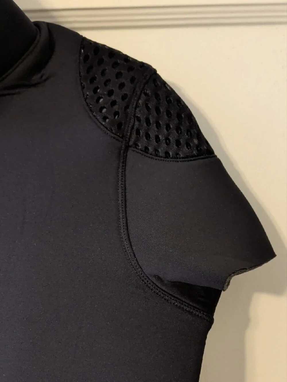ALO Yoga cropped cowel